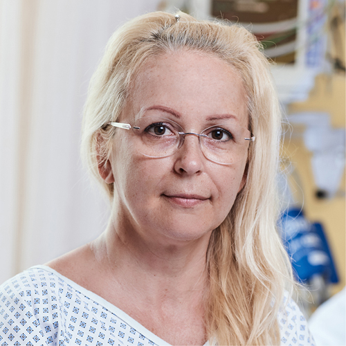Porträtaufnahme einer Patientin der Augustinum Klinik