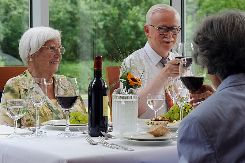 Zum gastronomischen Angebot des Augustinum Bad Neuenahr gehören auch Catering und Service für private Feiern inklusive passender Räume.