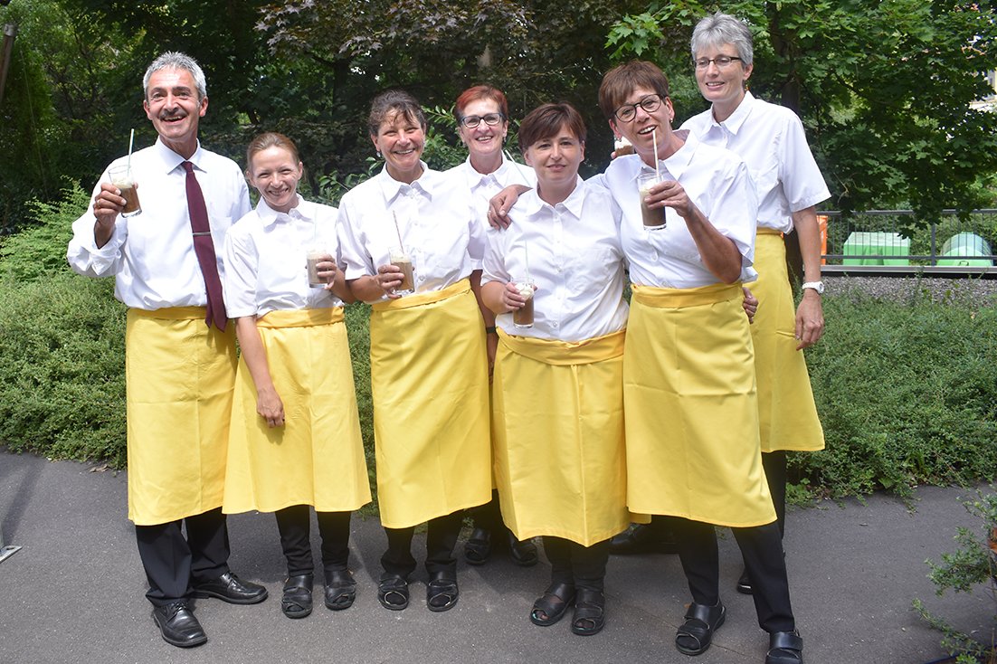 Bei Festen und Feiern spüren Sie die Herzlichkeit unserer Mitarbeiter aus Küche und Service ganz besonders. Hier zum Beispiel beim Mittsommerfest 2019.