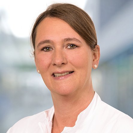 Porträt von Dr. Caroline März, Oberärztin