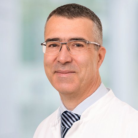 Porträtaufnahme von Dr. Klaus Thürmel, Chefarzt