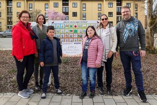 Kommunikationstafeln erleichtern Orientierung im Pausenhof