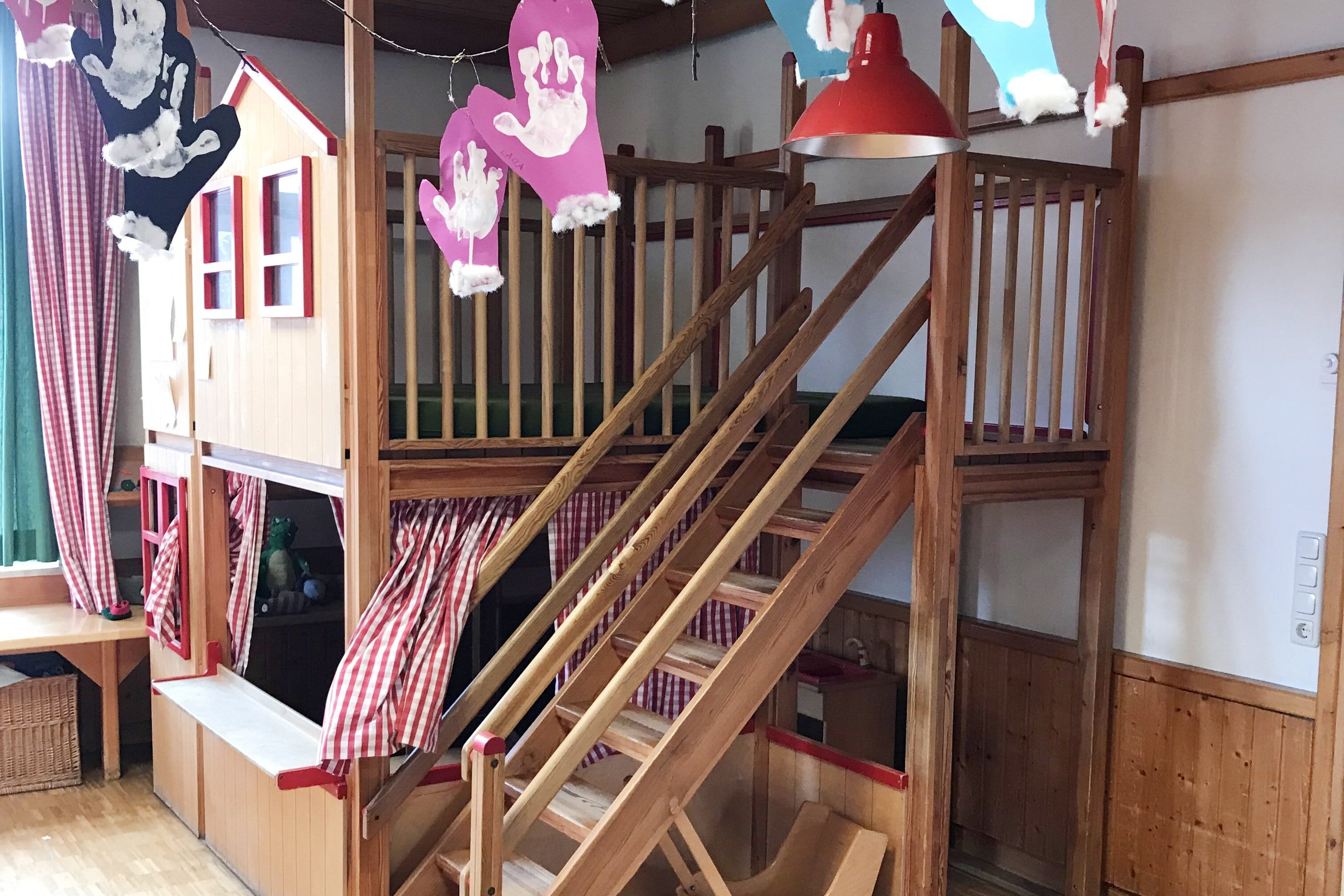 Ein Spielhaus im Augustinum Kindergarten Christuskirche