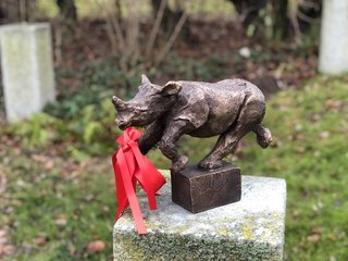 Nashorn Skulptur gespendet