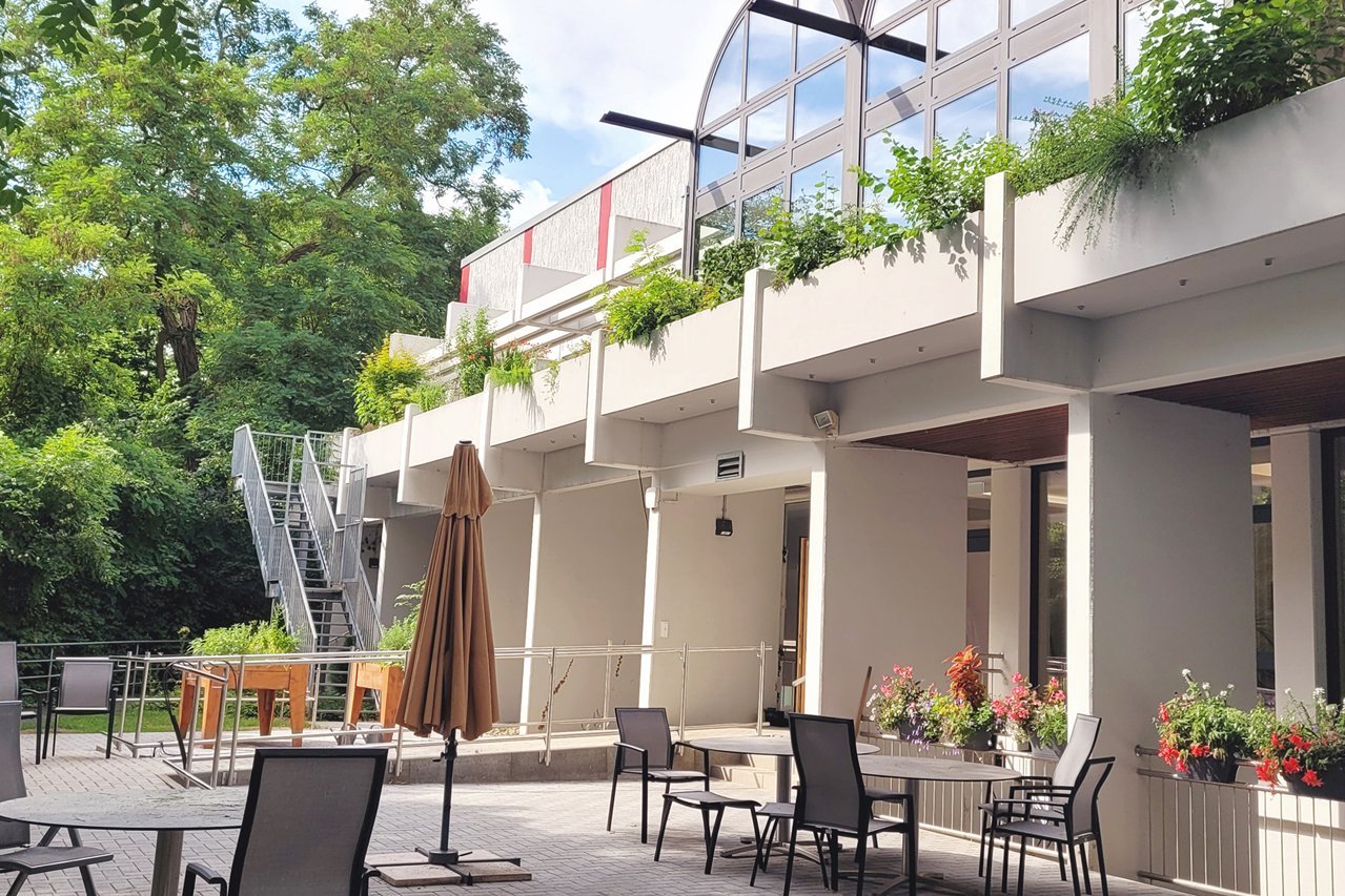 Die Terrasse der Augustinum Tagespflege Okeraue