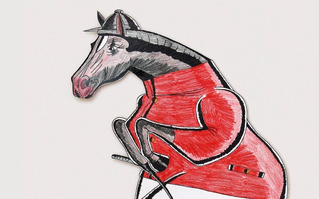 Pferd im Reiteranzug; Kunstwerk von Rudi Bodmeier