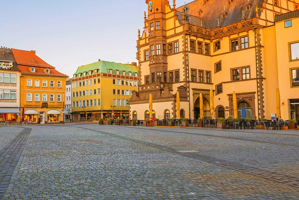 Ins Zentrum Schweinfurts mit dem historischen Marktplatz sind es vom Augustinum aus nur ein paar Minuten zu Fuß.