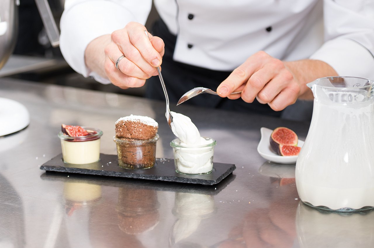 Das Küchen- und Serviceteam des Augustinum Essen unterstützt Sie auch bei privaten Festen und Feiern.