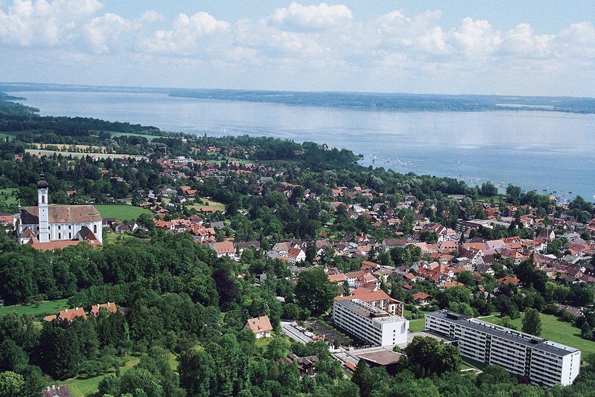 Lohnende Ausflugsziele in unmittelbarer Nähe des Augustinum sind neben dem Ammersee das Marienmünster, eine der bedeutendsten Barockkirchen Bayerns, und natürlich das Kloster Andechs.
