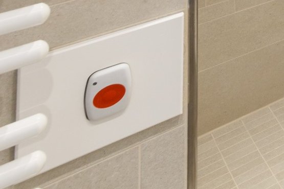 Notrufschalter im Bad einer Wohnung