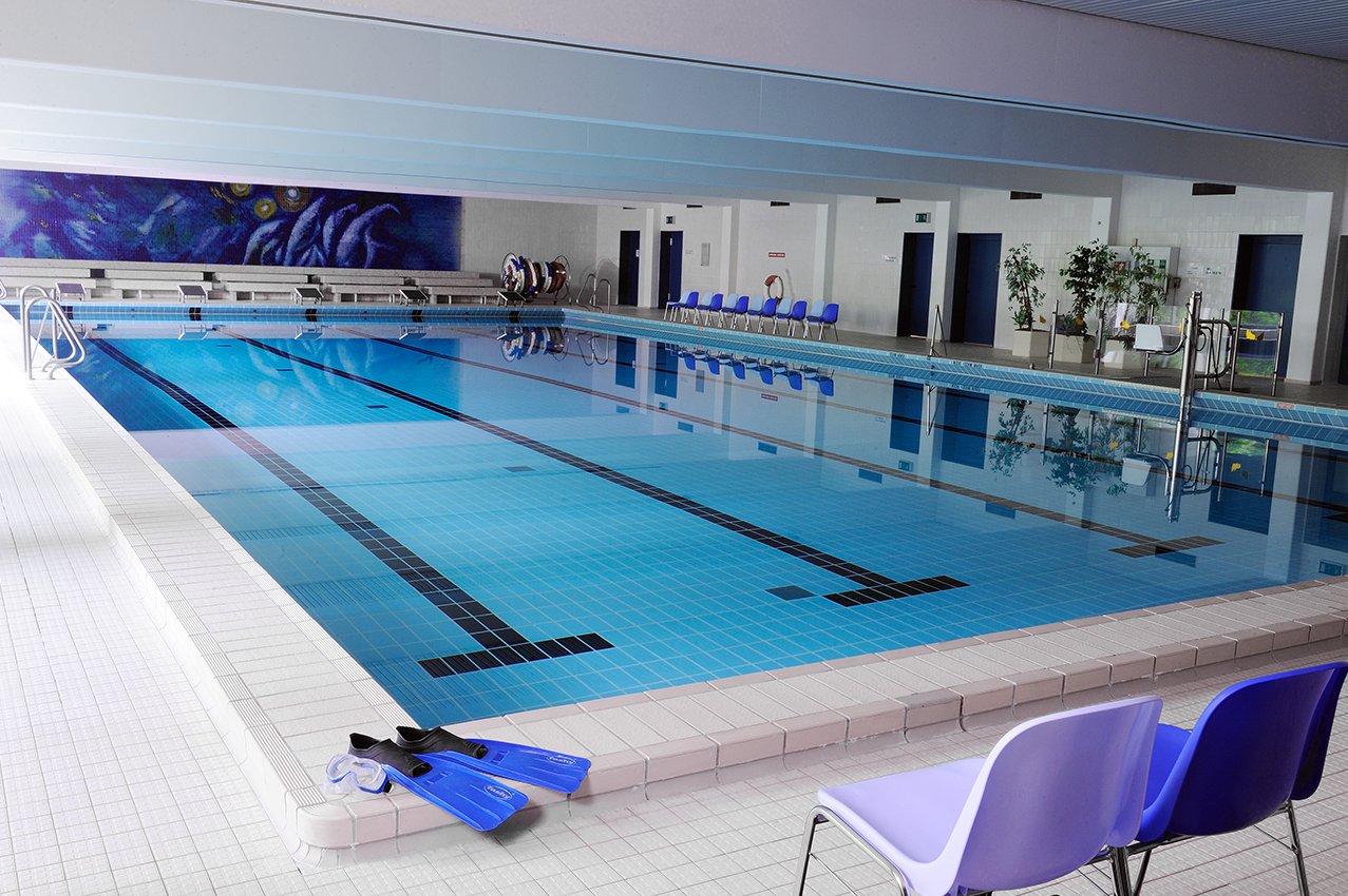 Das Schwimmbad im Augustinum Dießen mit seinem 25-m-Becken ist zugleich das einzige öffentliche Hallenbad am Westufer des Ammersees.