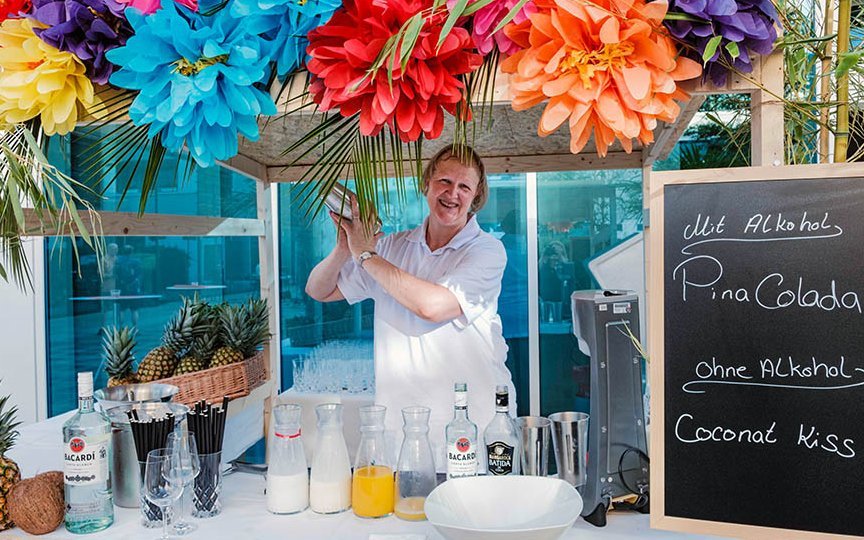 Sommerfest mit Pina Colada im Augustinum Stuttgart-Killesberg