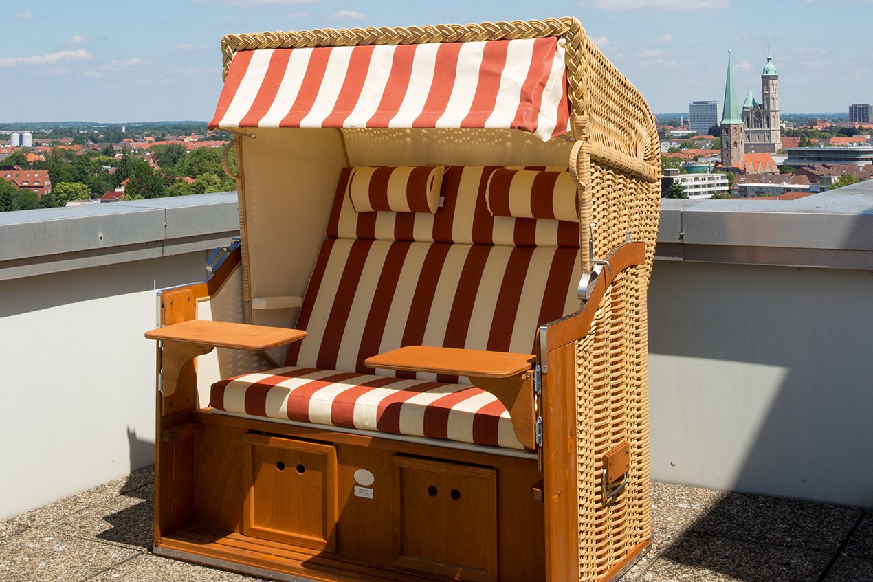 Strandkorb auf der Dachterrasse des Augustinum Braunschweig