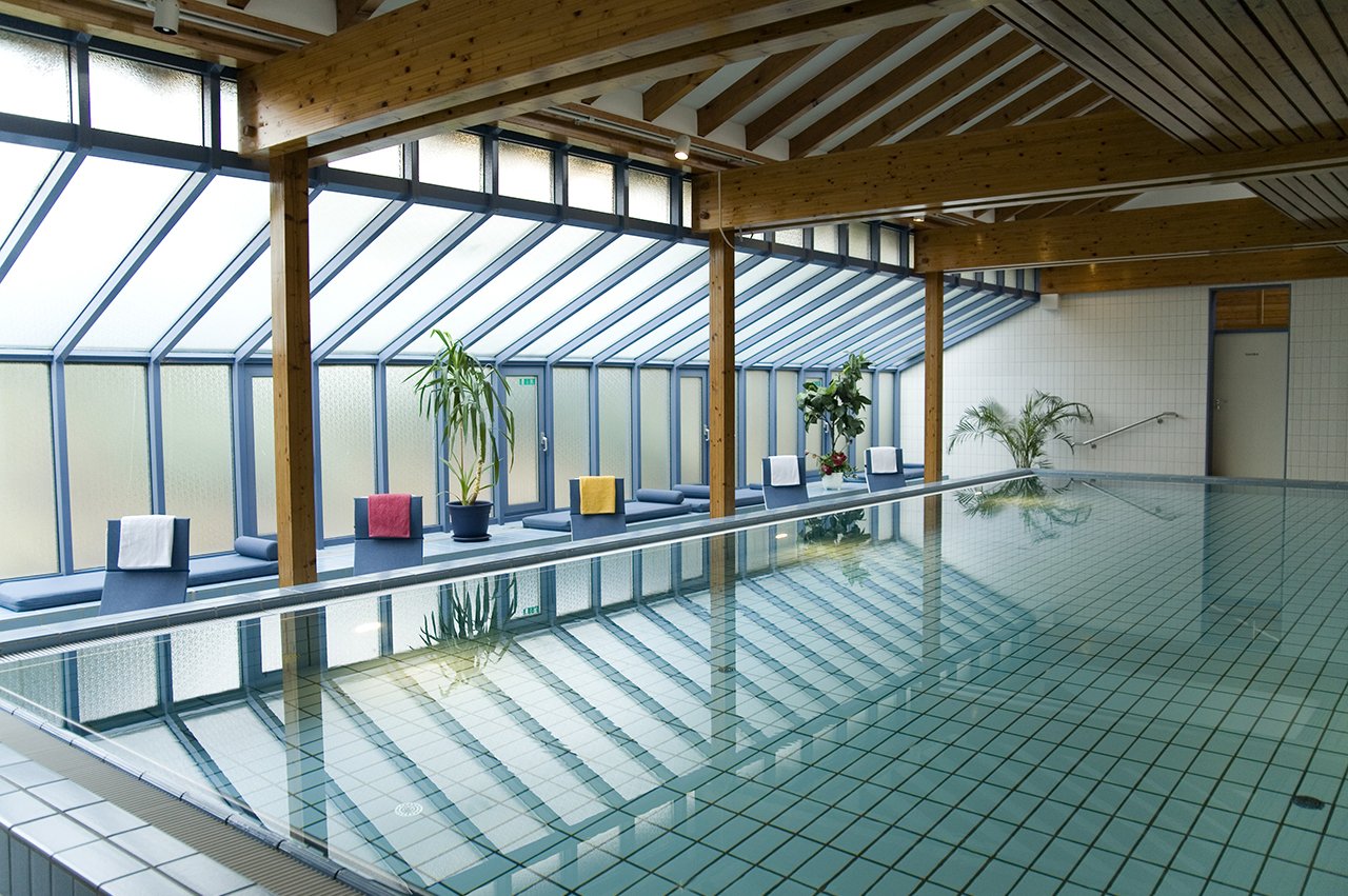 Mit Fitness-Oase und Schwimmbad im Haus bleiben Sie beweglich und bei bester Gesundheit.
