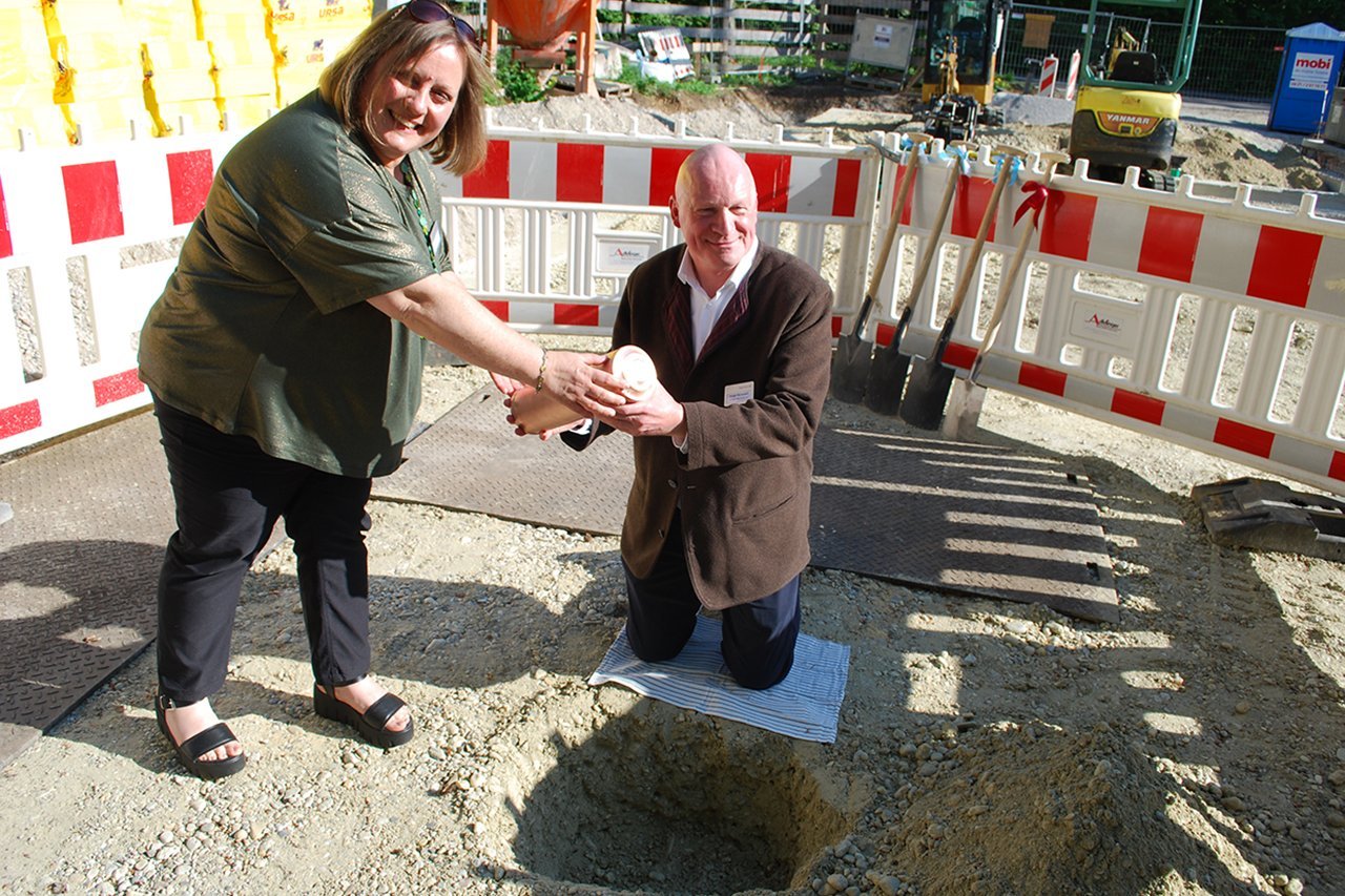 Grundsteinlegung in Oberschleißheim