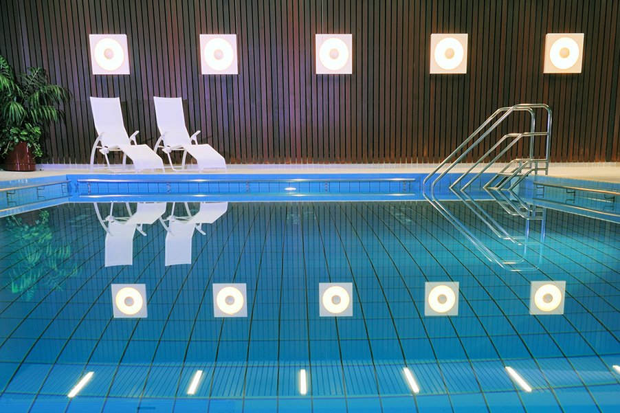 Schwimmbecken im Augustinum Stuttgart-Sillenbuch