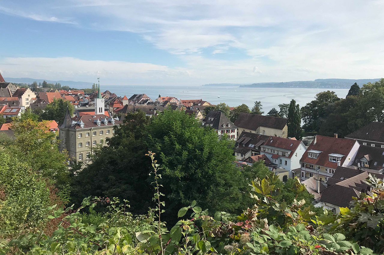 Erleben Sie die idyllische Stadt Überlingen, deren Innenstadt in wenigen Minuten zu Fuß zu erreichen ist. 