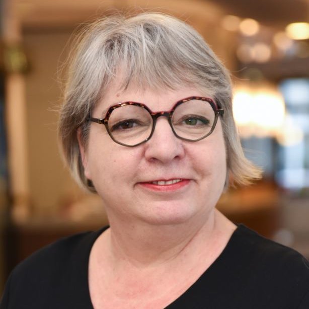 Porträtaufnahme von Brigitte Lücke