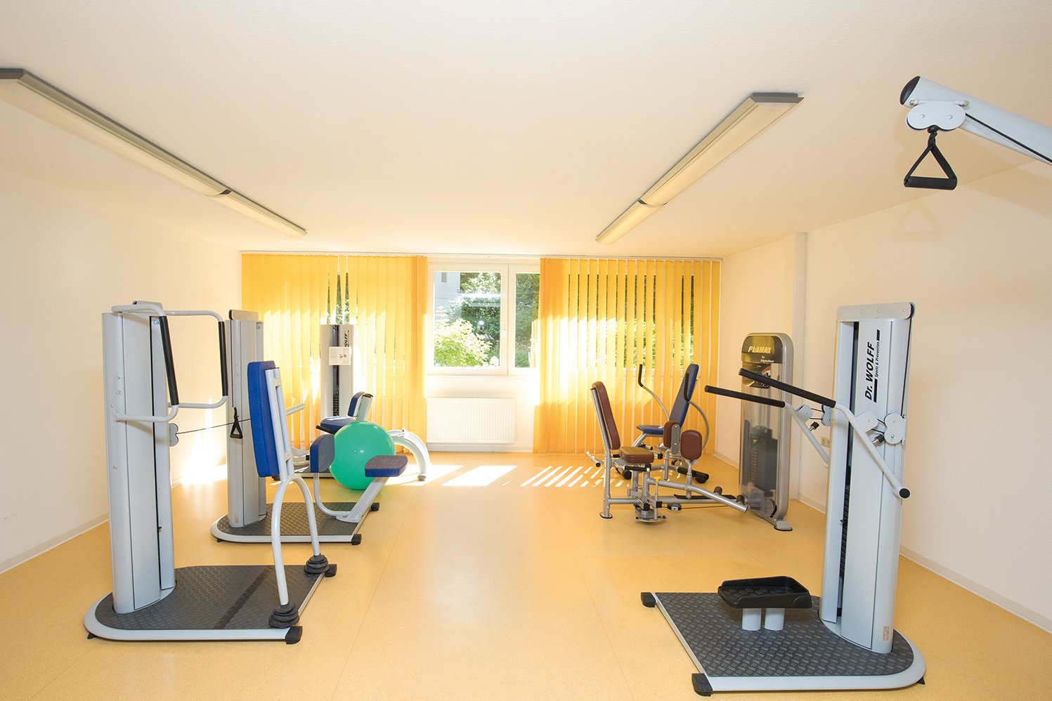 Geräte im Fitnessraum